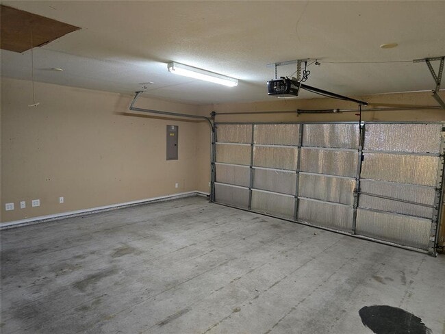 Building Photo - 1208 Brendon Lee Lane