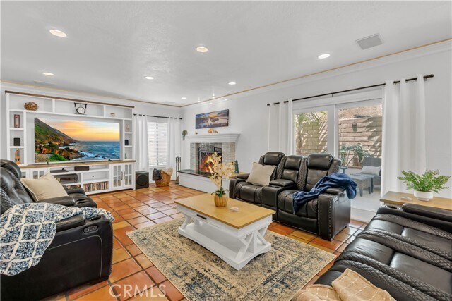 Building Photo - 25095 Perch Dr