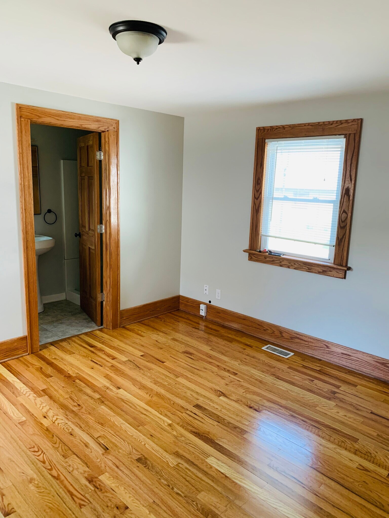 Building Photo - 1443 Fremont Ave NW