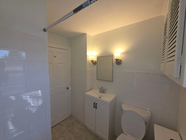 Building Photo - 15 Keller Ave