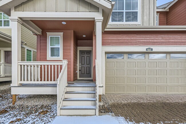 Building Photo - 637 Thistle Pl