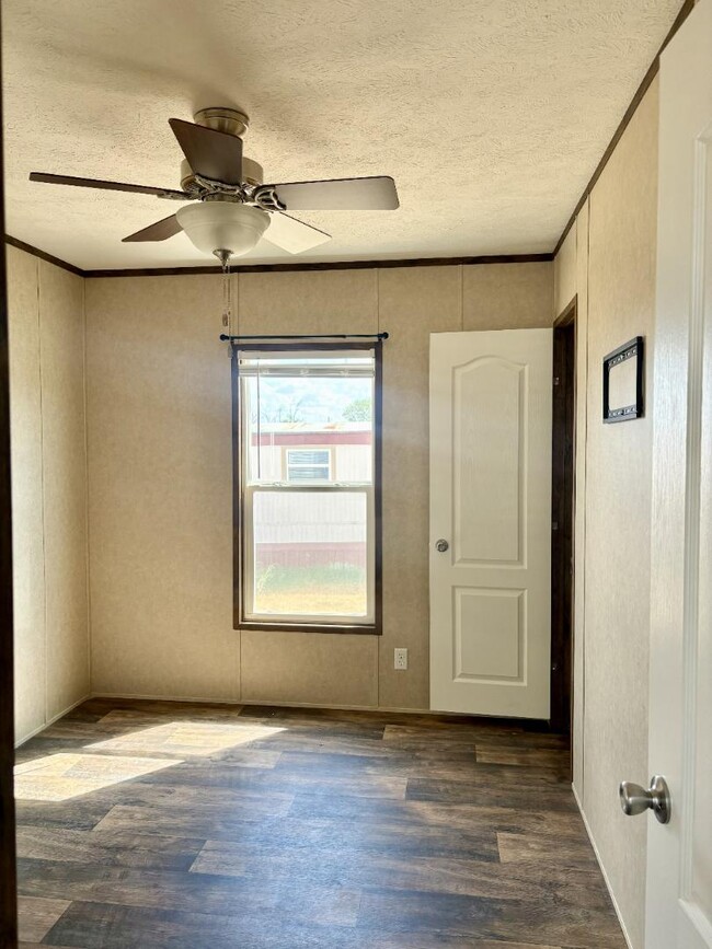 Building Photo - 150 Private Road 1610