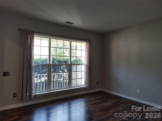 Building Photo - 4018 Manor House Dr