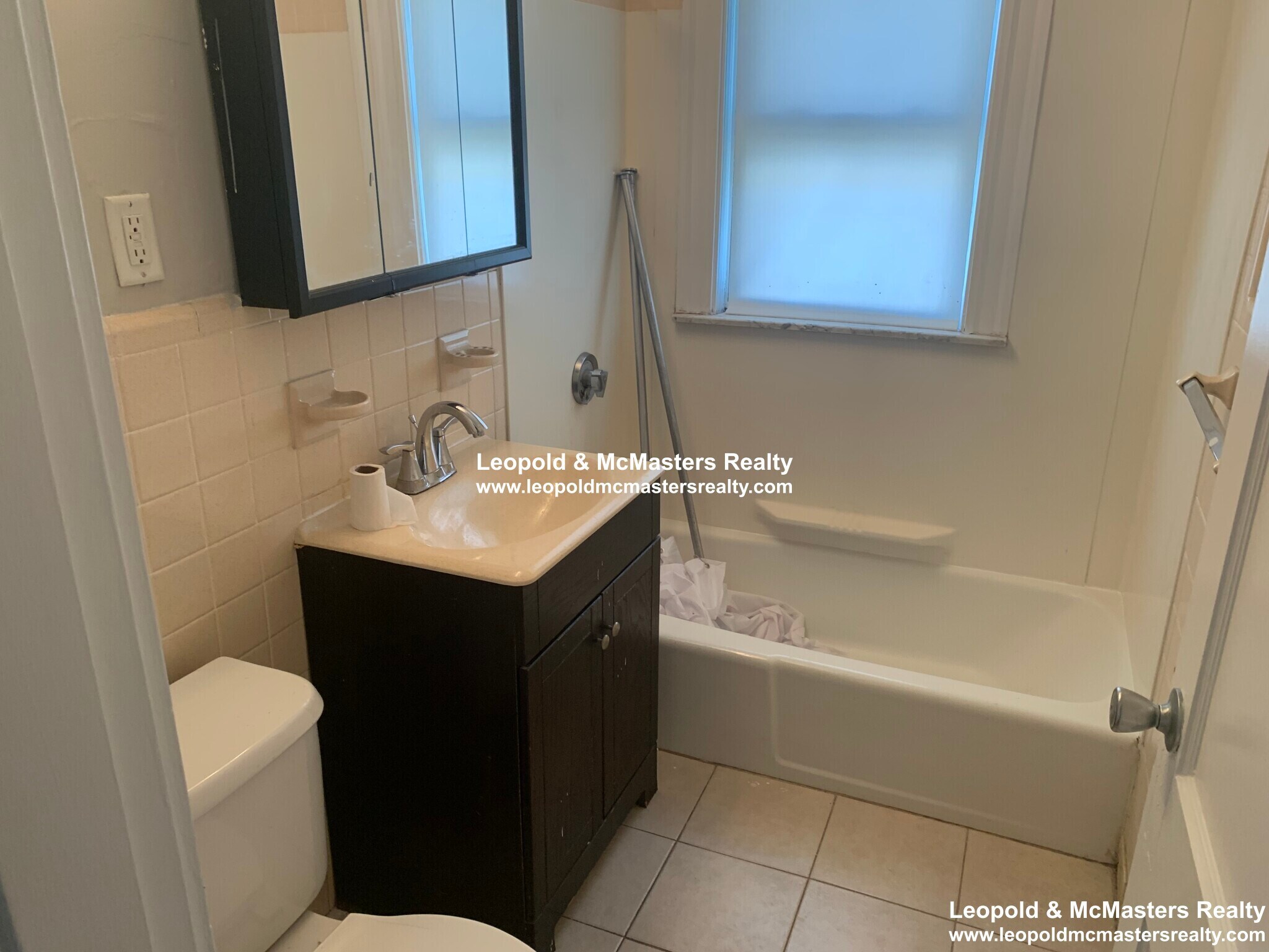 Building Photo - 136 Arlington St