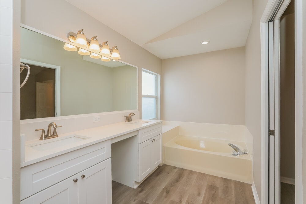 Building Photo - 411 Sand Ridge Dr