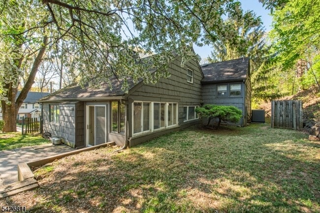 Building Photo - 123 Smull Ave