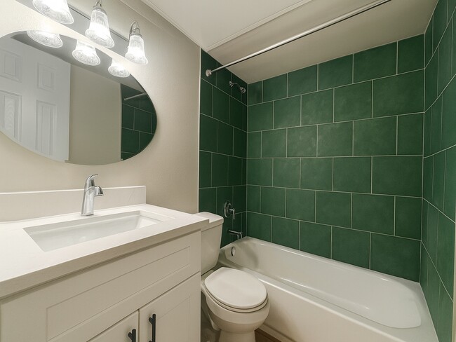 Building Photo - 6402 Del Monte Dr