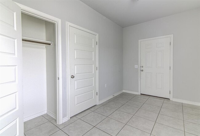 Building Photo - 1311 Hazleton Cove