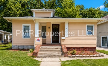 Building Photo - 3 Bedrooms / 1 Bathroom House