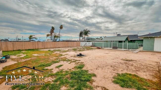 Building Photo - 709 Park Dr
