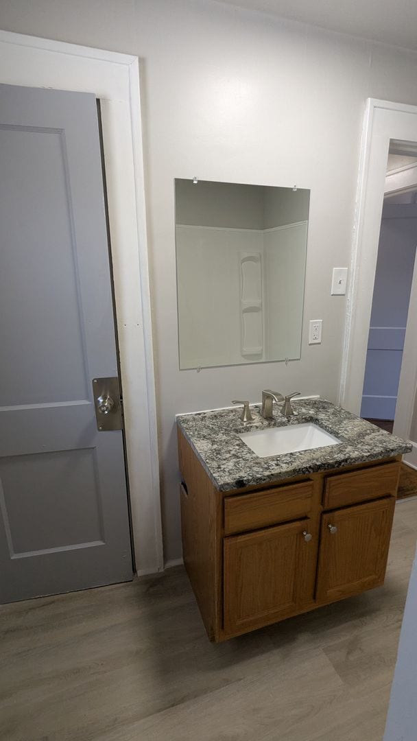 Building Photo - Newly renovated gem located in Akron