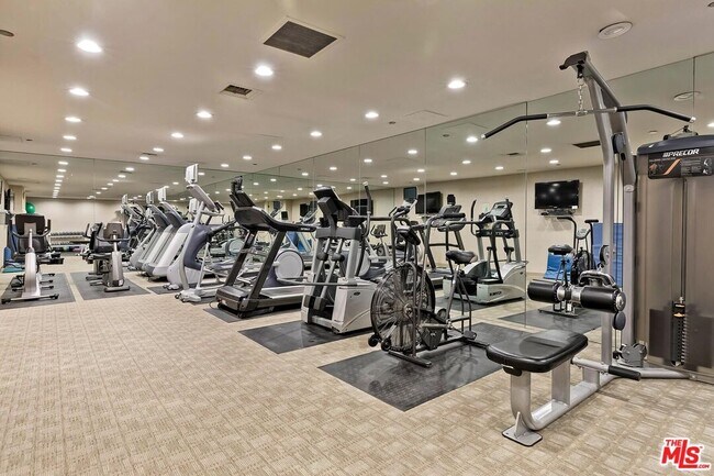 Building Photo - 300 N Swall Dr