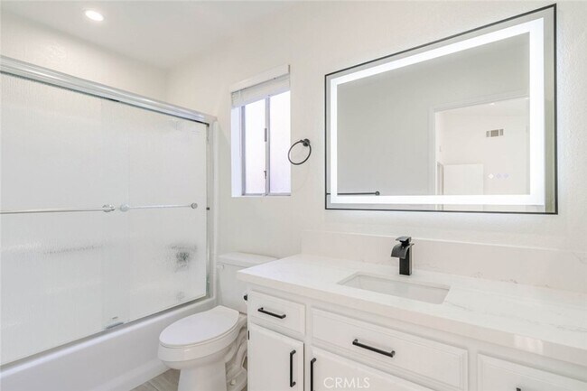 Building Photo - 514 E Ave J 9