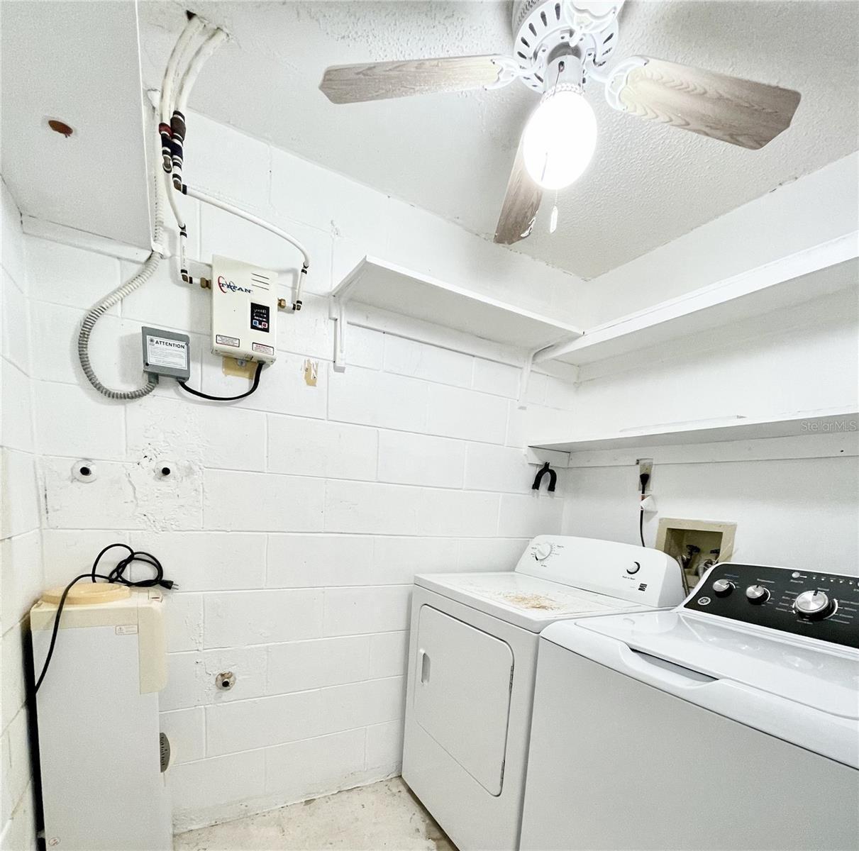 Building Photo - 9816 River Crest Ct