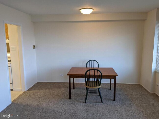 Building Photo - 4501 Arlington Blvd