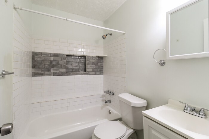 Building Photo - 2979 Tiller Trail SW