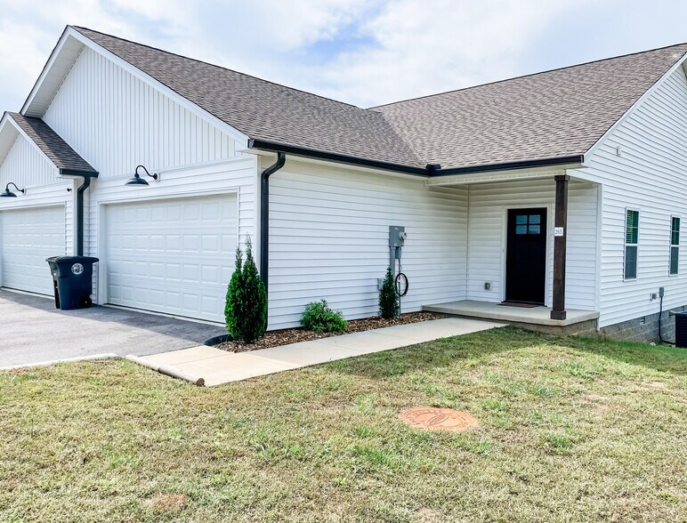 Exterior - 257 New Day Ln