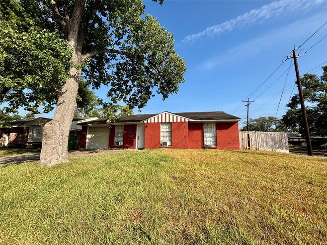 Building Photo - 3902 Heatherbloom Dr