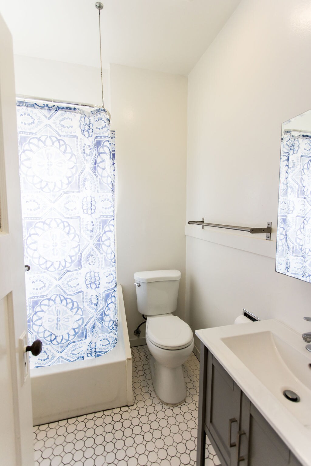 Building Photo - 2329 Parker St