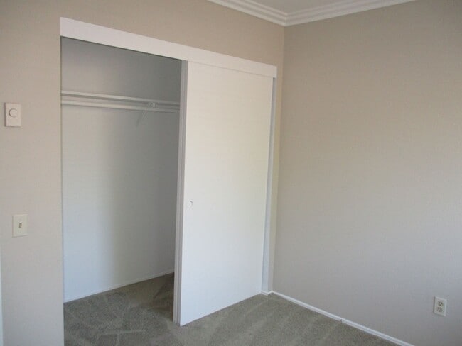Building Photo - Rancho Bernardo 3 bedroom 2.5 bath Spaciou...
