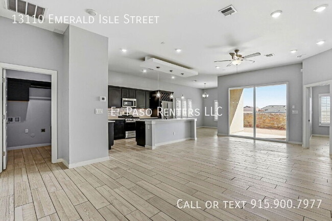 Building Photo - 13110 Emerald Isle St