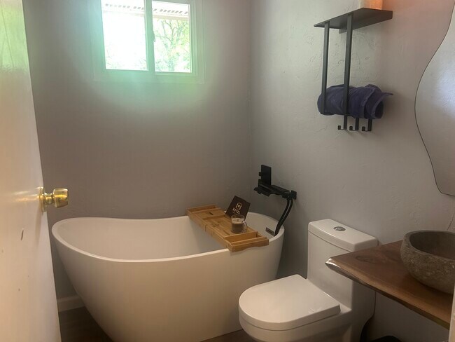 First floor bathroom - 8272 Wyatt Rd