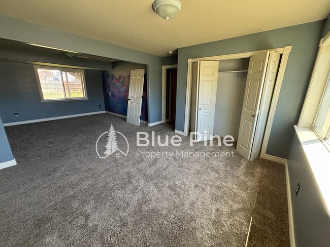 Building Photo - 4333 High Desert Dr