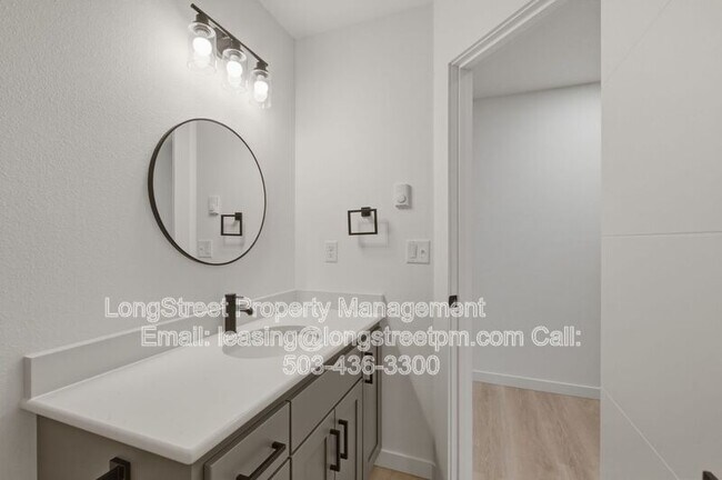 Building Photo - 822 S 19th St