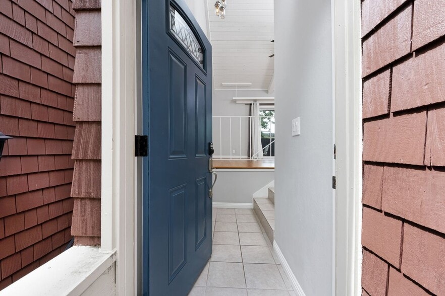 Building Photo - 238 Thistle Cir