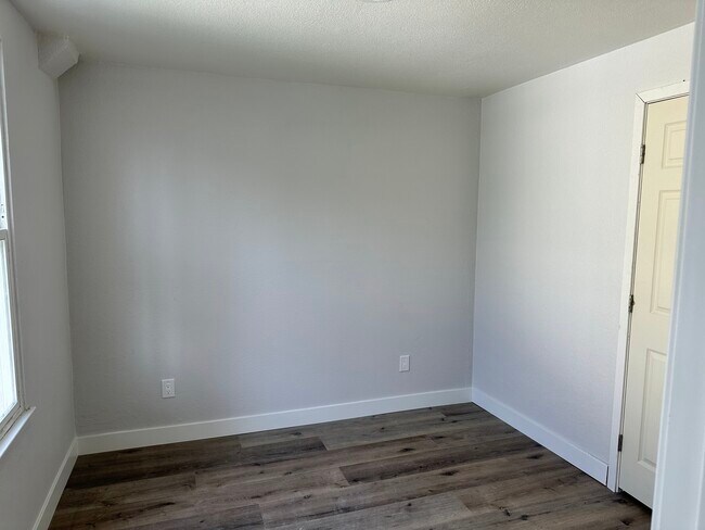 Unit B Bedroom in Back - 656 S 7th St