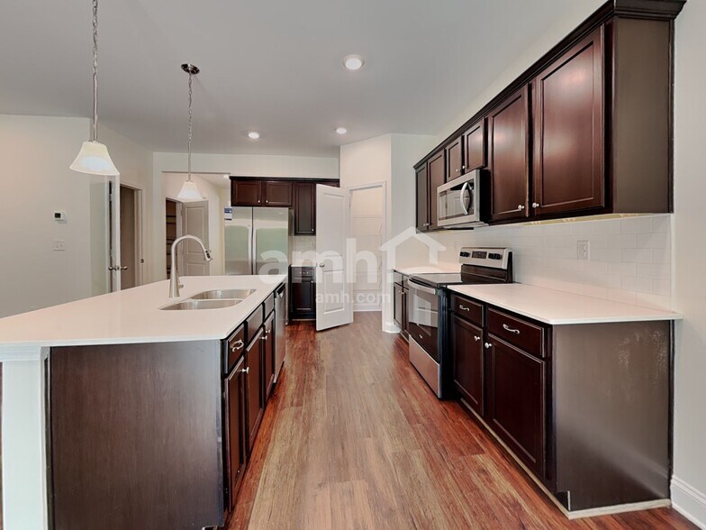 Building Photo - 636 Rivermist Dr