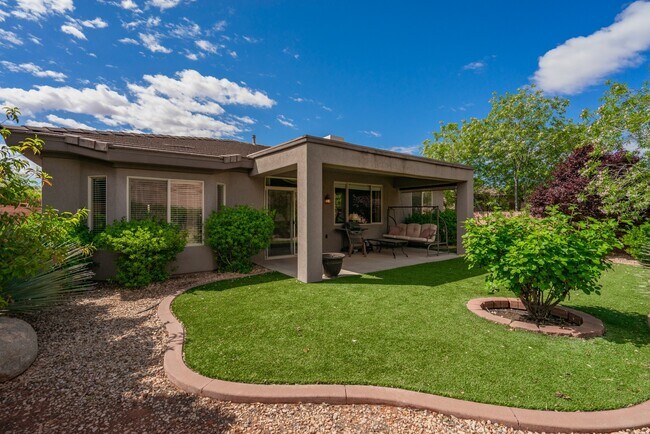 Building Photo - Fully Furnished 3 Bedroom Home In Coral Canyon With Community Amenities