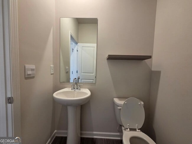 Building Photo - 167 Vly Oak Dr