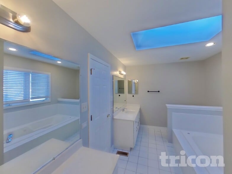 Building Photo - 7652 Brittany Ct