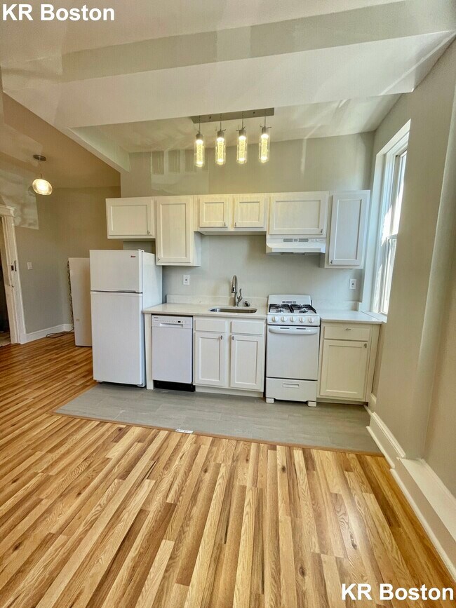 Building Photo - 1185 Commonwealth Ave