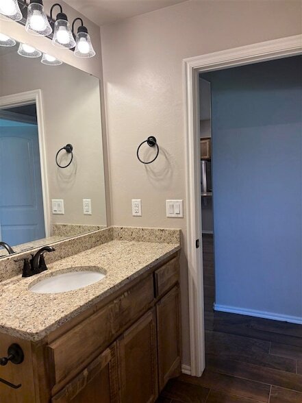 Building Photo - 2209 E Grassland Ln