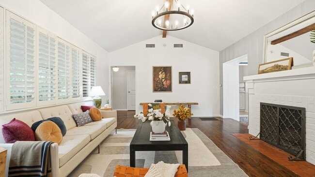Building Photo - FALL IN LOVE with Ranch Style Living!