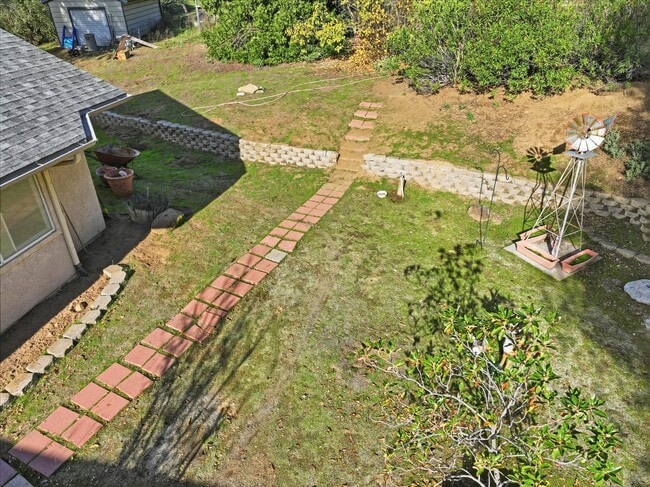 Building Photo - 43379 Leach Rd