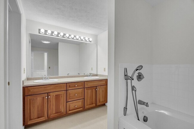 Building Photo - 30 Caspian Way