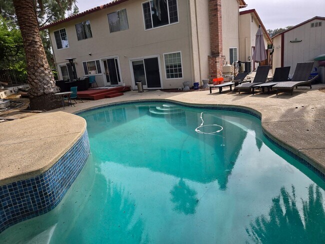 Building Photo - Phenomenal 4BD/3BA Single-Family Home in Quiet and Peaceful Pleasanton!