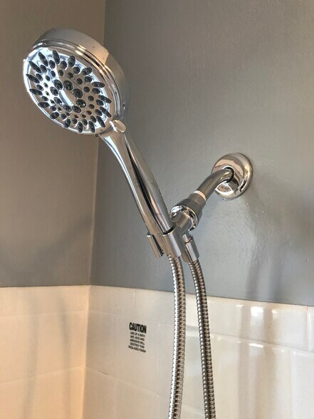 Water heater kicks out nice hot water and you can be the first to enjoy this new shower head - 4204 Woodvale Dr