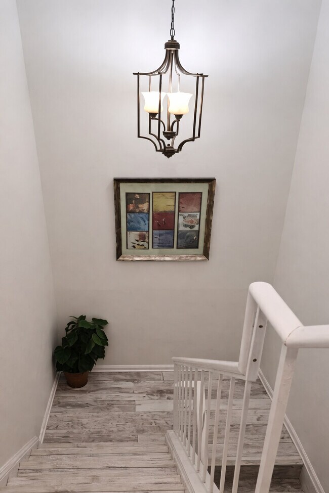 Building Photo - 321 Senate Ct