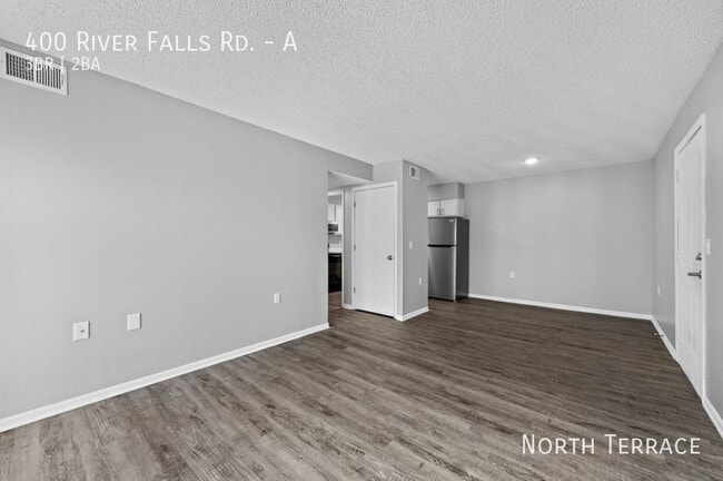 Building Photo - 400 River Falls Rd