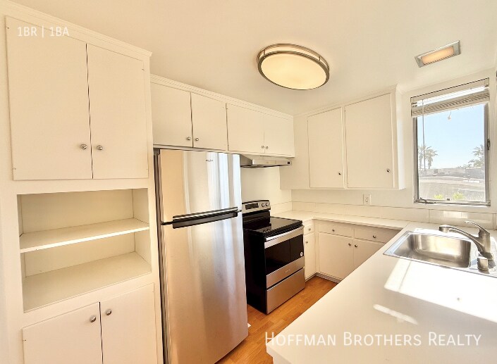 Building Photo - 1137 11th St