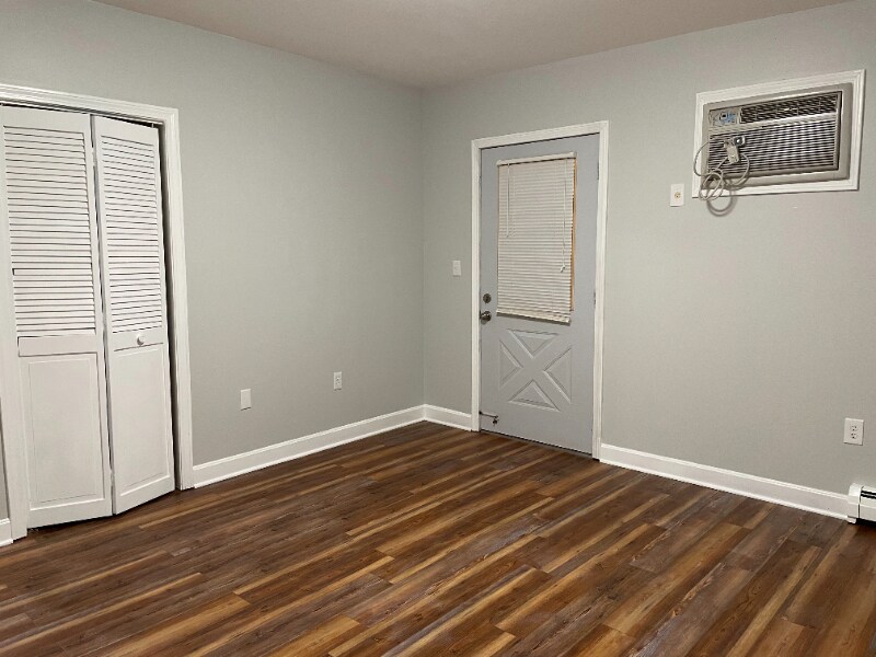 Building Photo - 22 Kenmar Dr