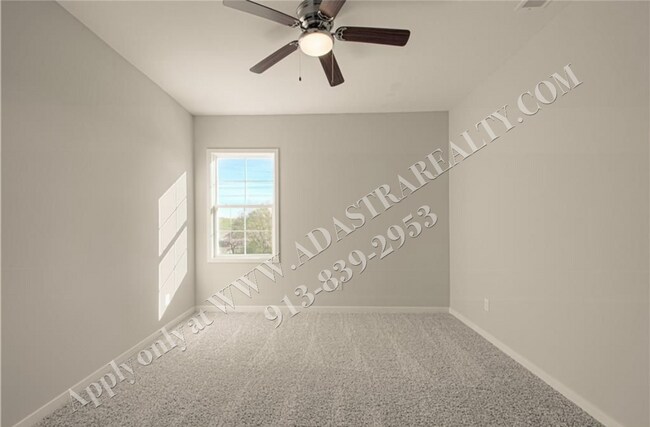 Building Photo - Brand New Townhome 3 Bed 2.5 Bath in Olath...