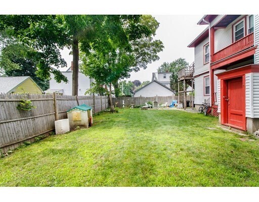 Building Photo - 11 Nelson St