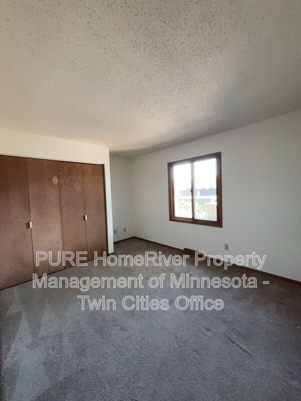 Building Photo - 1514 N Timber Ridge