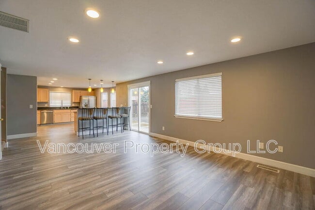 Building Photo - 5606 NE 48th Ave