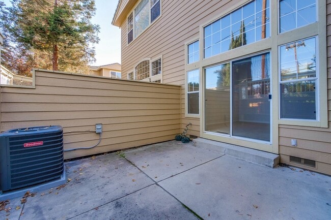 Building Photo - 4616 Hampton Falls Pl